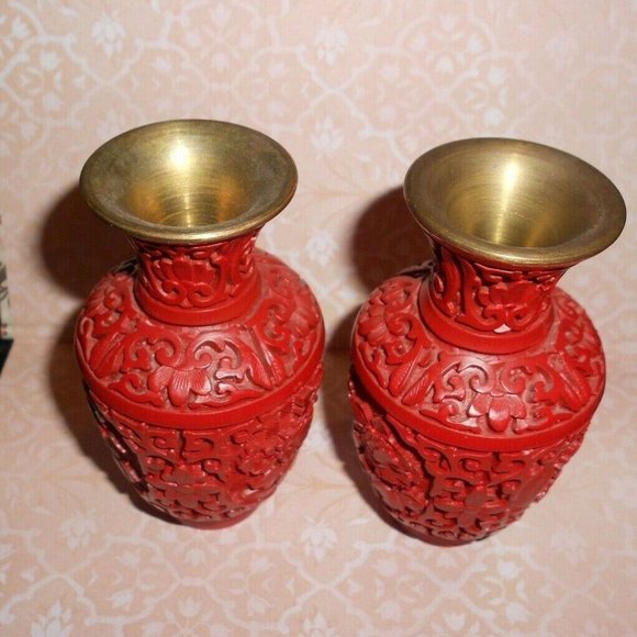 A Pair of Vintage Chinese Cinnabar Lacquer Brass Base Vases 4.25” EXCELLENT - Picture 3 of 6